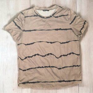 🌟 Trendy SHEIN Tan Striped Tee – Size Medium! 🌟